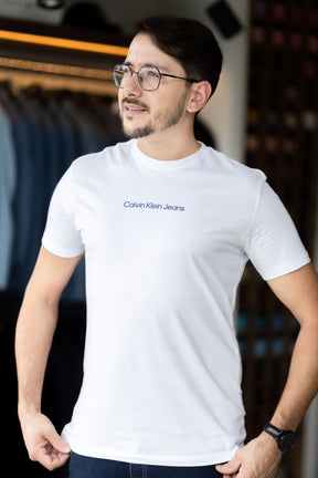 T-Shirt Calvin Klein Jeans Básica Centralizado