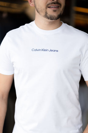 T-Shirt Calvin Klein Jeans Básica Centralizado