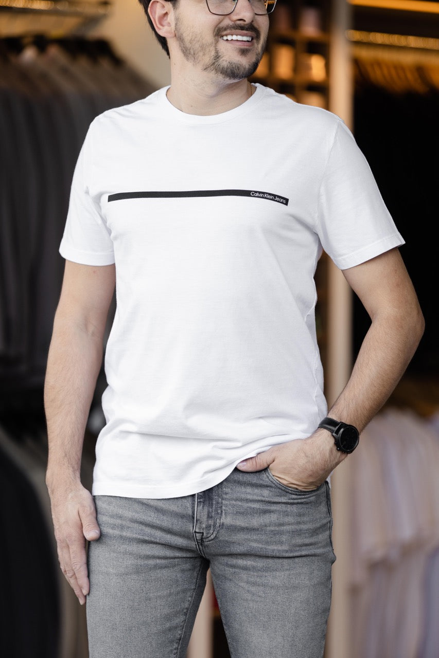 T-Shirt Calvin Klain Jeans Traço