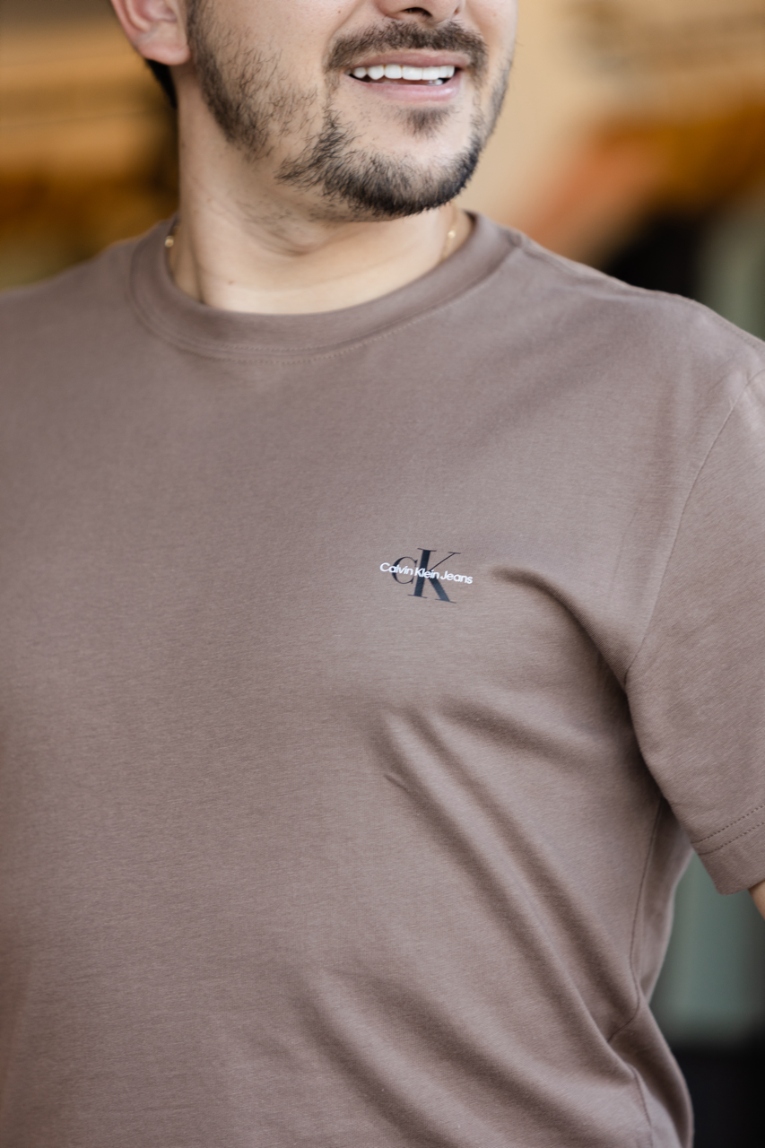 T-Shirt Calvin Klein Jeans Básica
